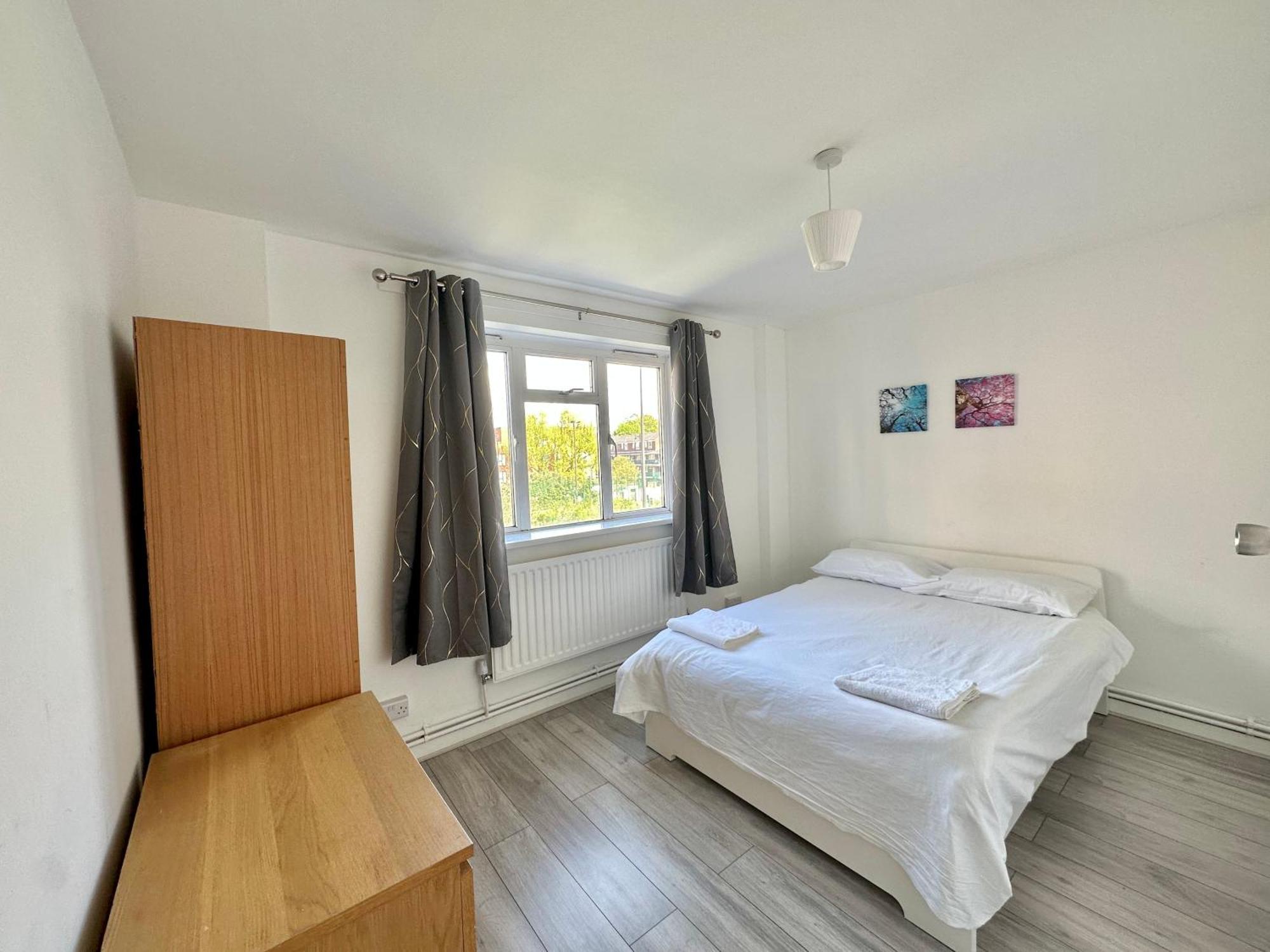 לונדון Fabulous 3 Bedroom Flat Sleeps 6 מראה חיצוני תמונה